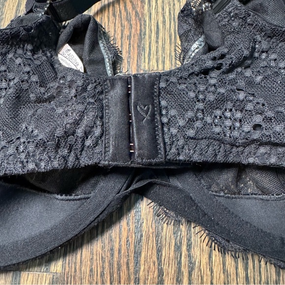 Victoria’s Secret black lace push up without padding bra size 38DDD - Picture 4 of 6